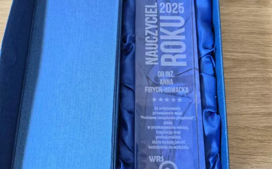 Statuetka dla dr inż. Anny Firych-Nowackiej