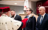 dr inż. Przemysław Kucharski podczas ceremonii promocji doktorskiej